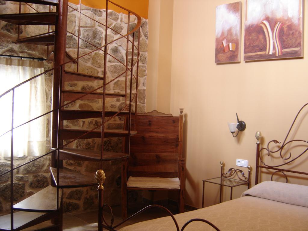 Hostal Casa Laure Y Mª Jose Arens de Lledo Exteriör bild