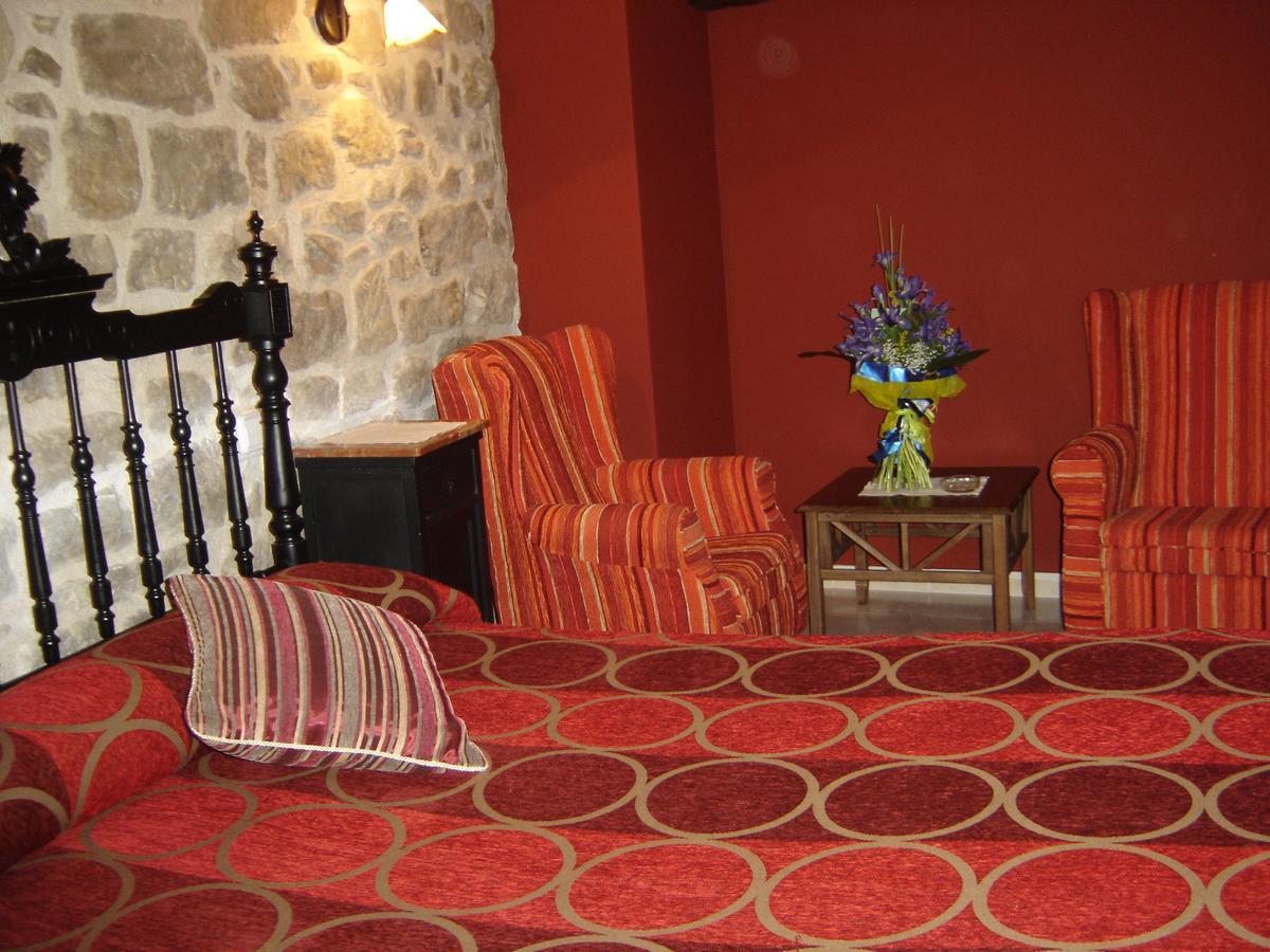 Hostal Casa Laure Y Mª Jose Arens de Lledo Exteriör bild