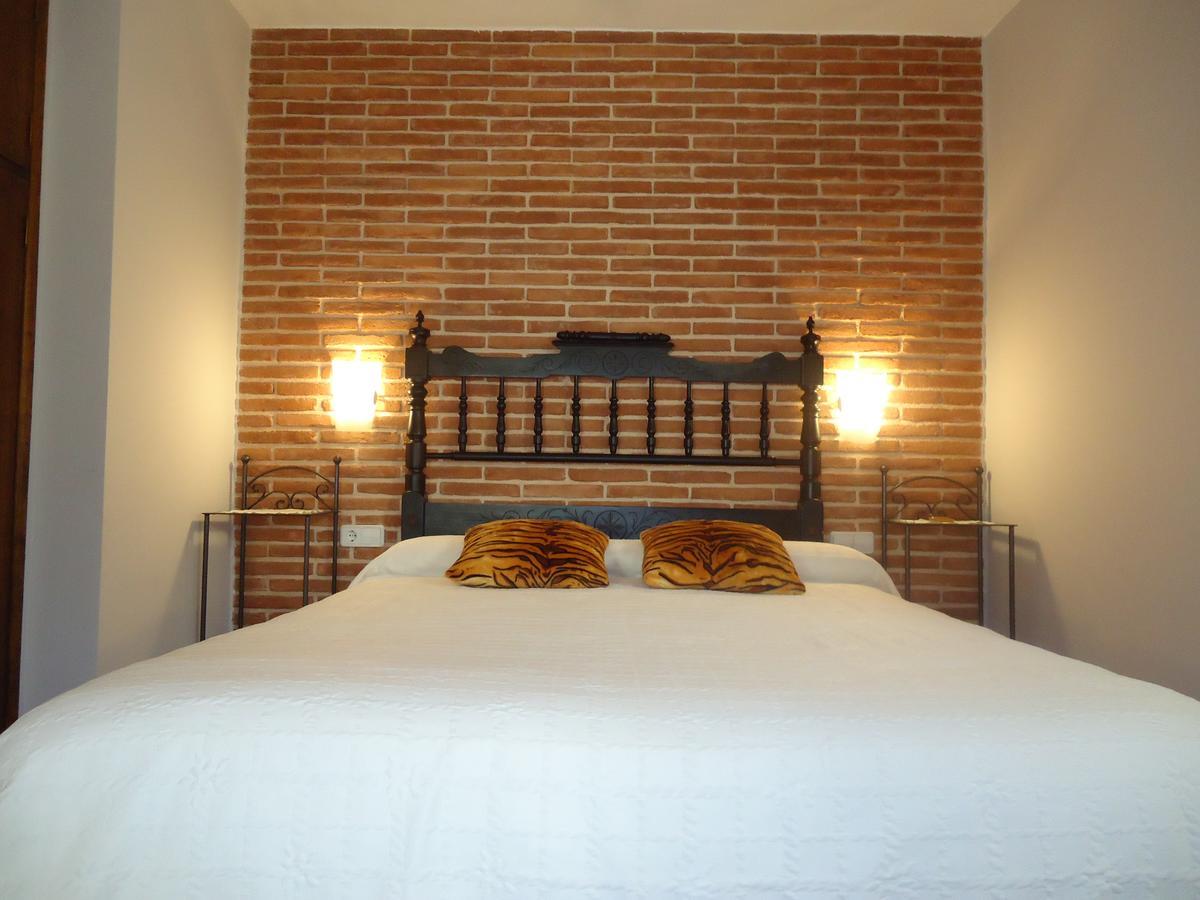 Hostal Casa Laure Y Mª Jose Arens de Lledo Exteriör bild